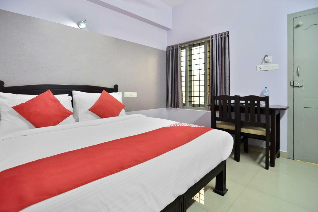 Shanthi Residency Pathanāmthitta Exterior foto